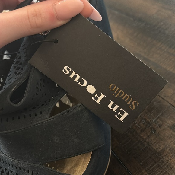 Women’s dark navy blue soft wrap heels - Picture 5 of 5